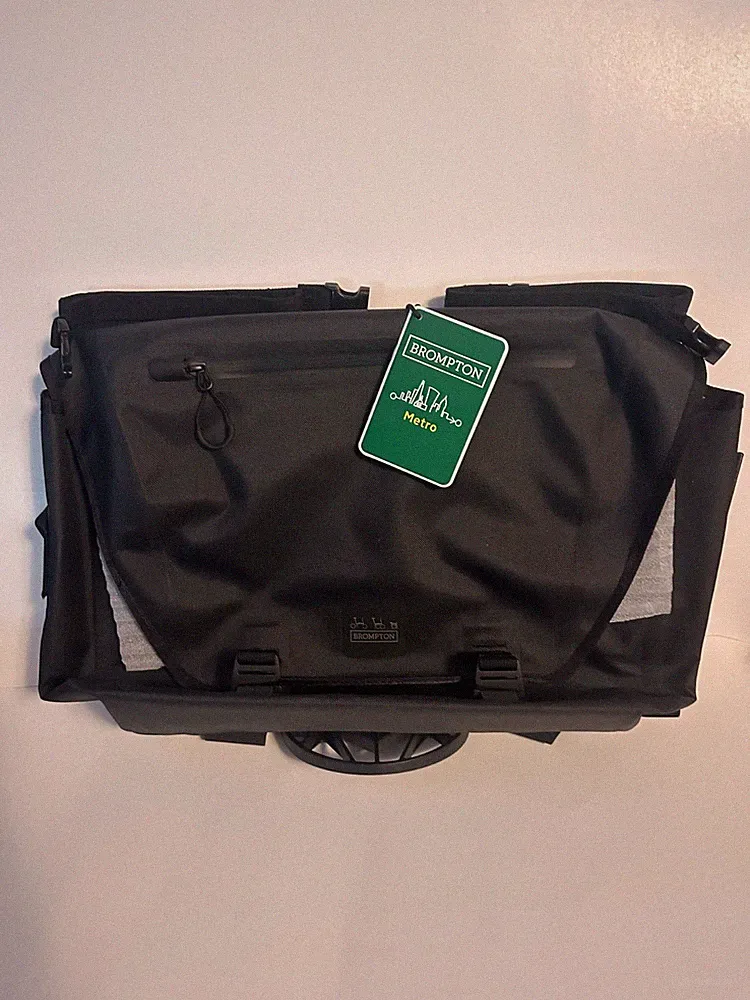 NWT Brompton Metro Large Waterproof Bag Black Cycling Padded Commuting Cycle